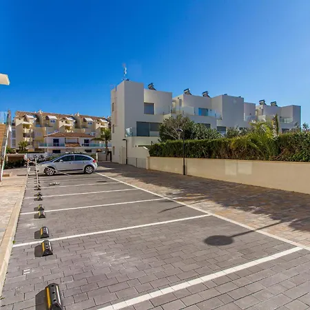 Apartamento Stunning In With Kitchen Dénia